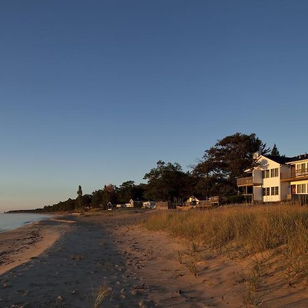 Huron House Bed & Breakfast Oscoda Bagian luar foto