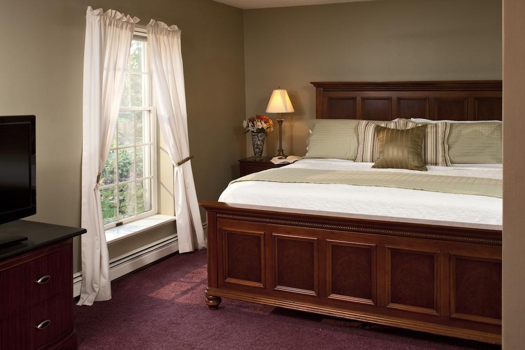 Huron House Bed & Breakfast Oscoda Bagian luar foto