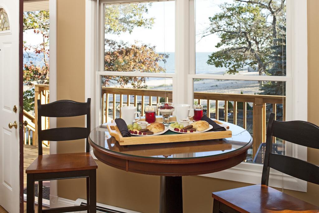Huron House Bed & Breakfast Oscoda Bagian luar foto