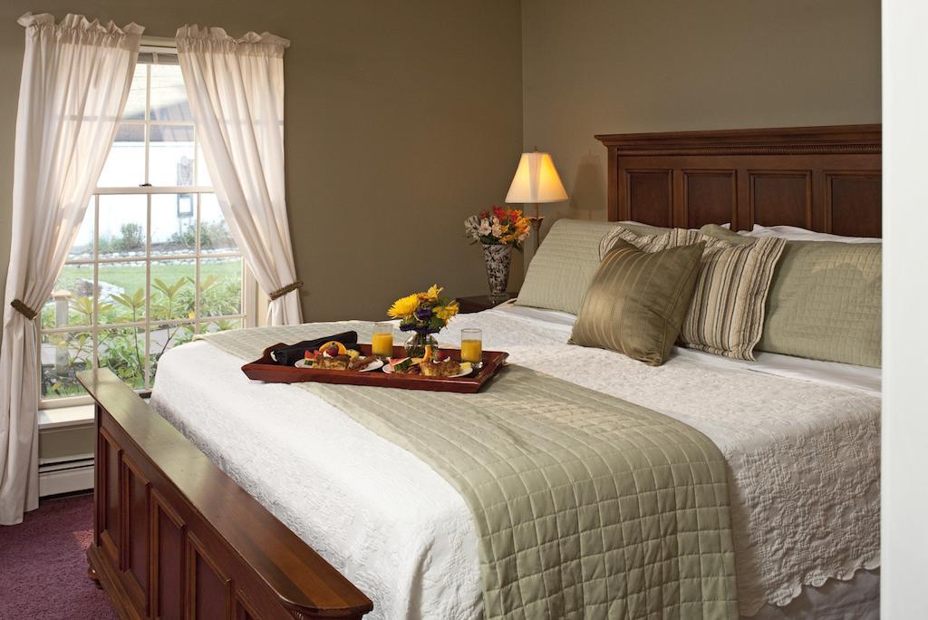 Huron House Bed & Breakfast Oscoda Bagian luar foto