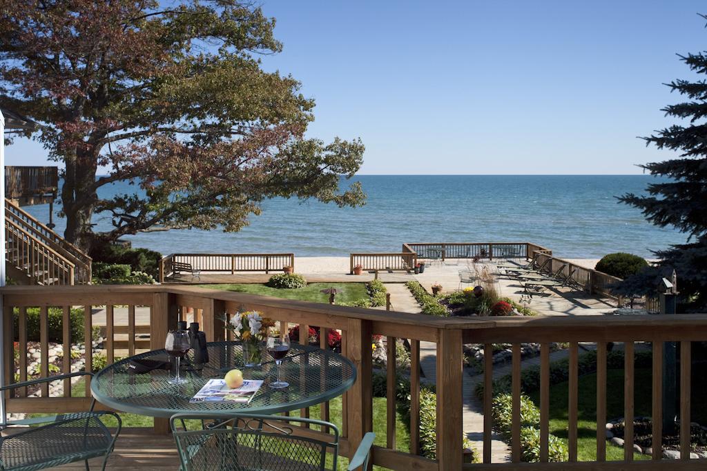 Huron House Bed & Breakfast Oscoda Bagian luar foto