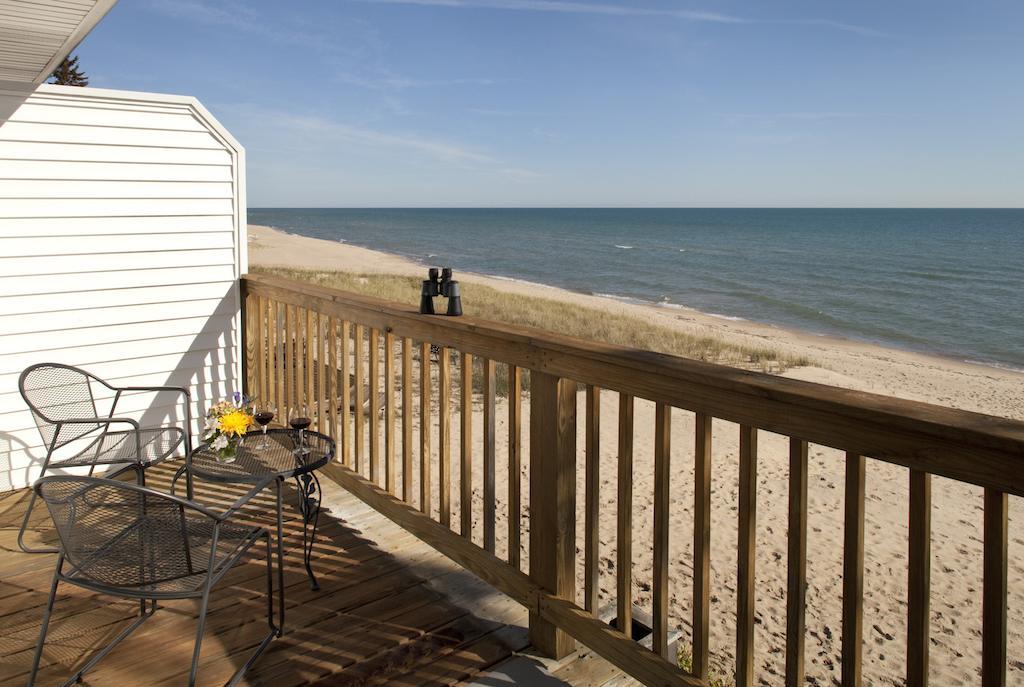 Huron House Bed & Breakfast Oscoda Bagian luar foto