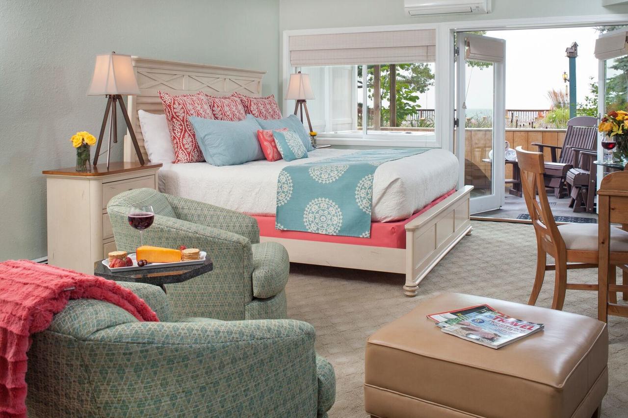 Huron House Bed & Breakfast Oscoda Bagian luar foto