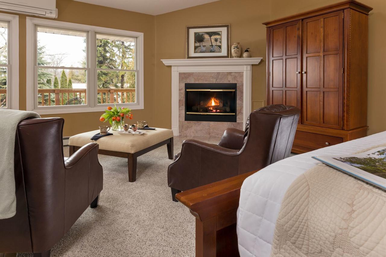 Huron House Bed & Breakfast Oscoda Bagian luar foto