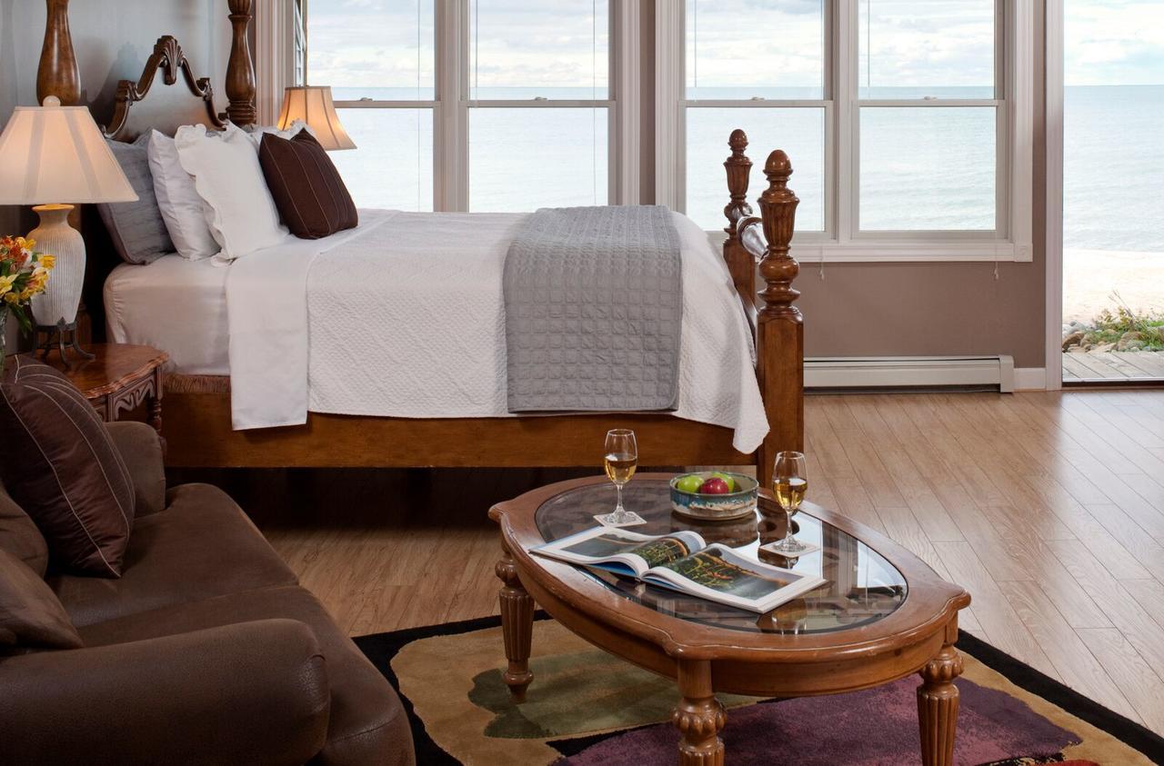 Huron House Bed & Breakfast Oscoda Bagian luar foto