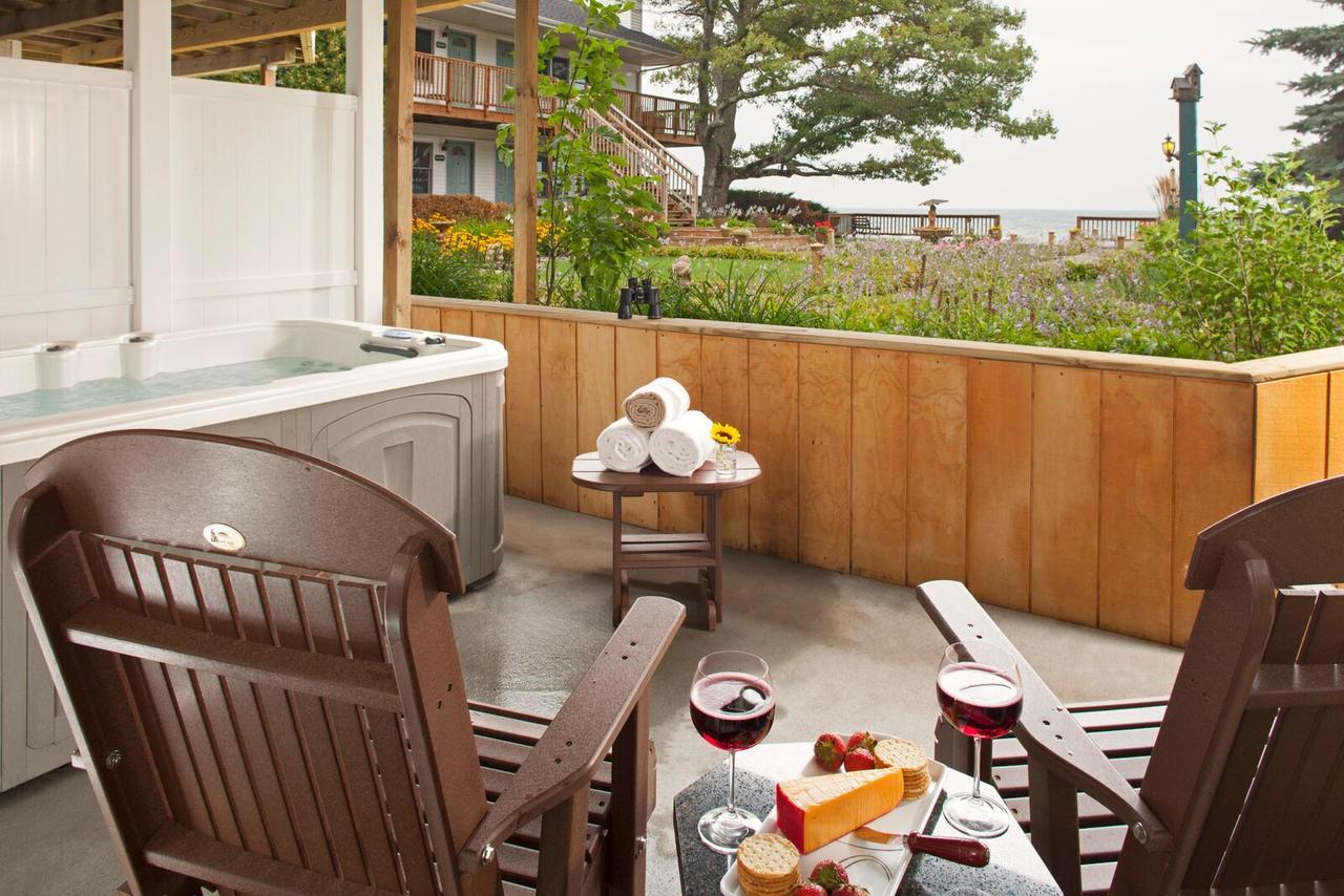 Huron House Bed & Breakfast Oscoda Bagian luar foto