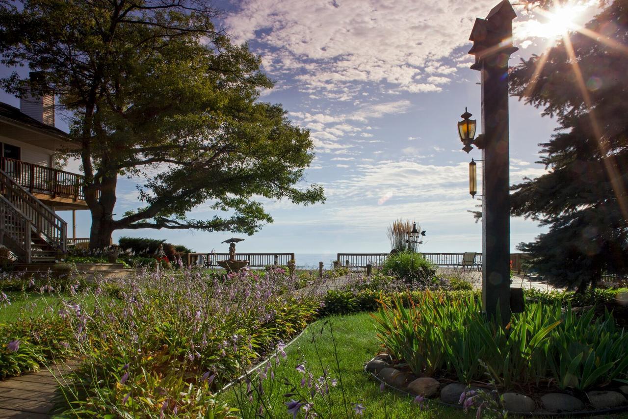 Huron House Bed & Breakfast Oscoda Bagian luar foto