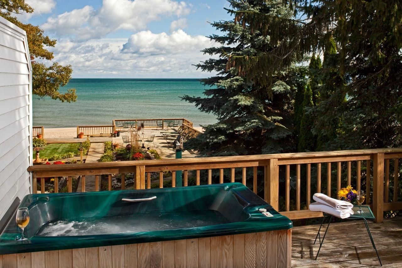 Huron House Bed & Breakfast Oscoda Bagian luar foto