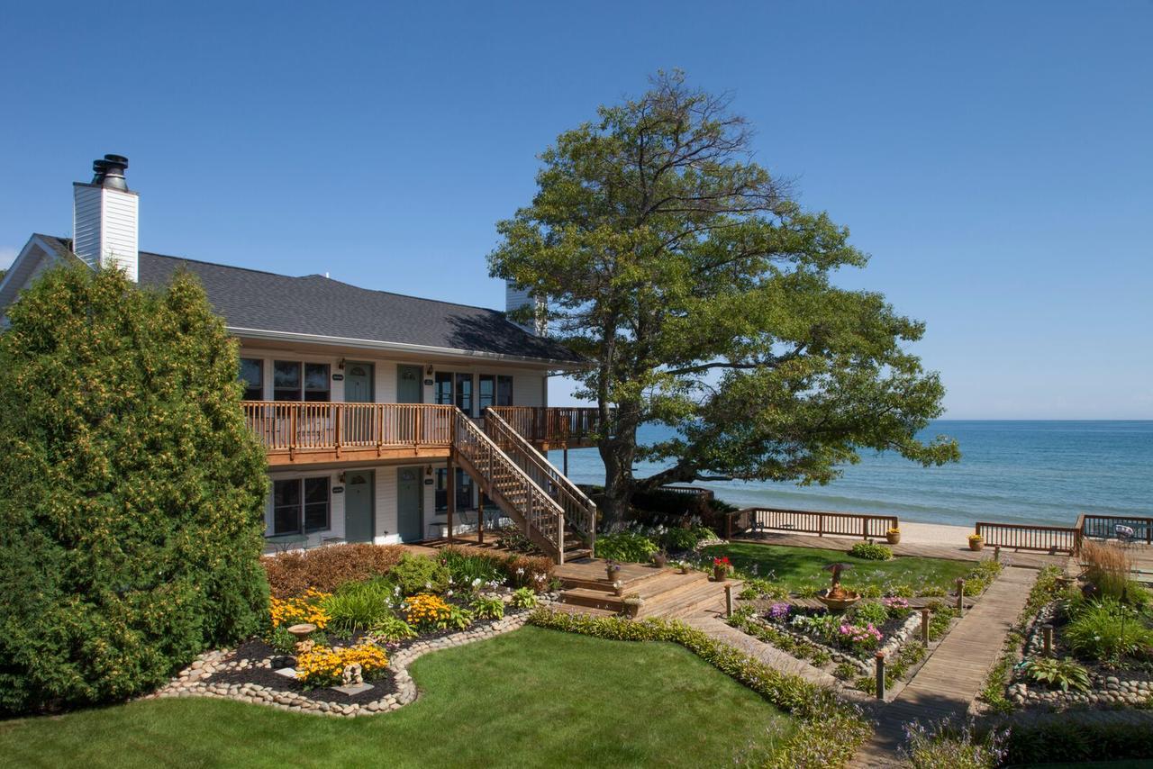 Huron House Bed & Breakfast Oscoda Bagian luar foto