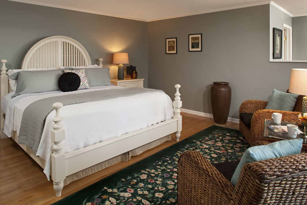 Huron House Bed & Breakfast Oscoda Bagian luar foto